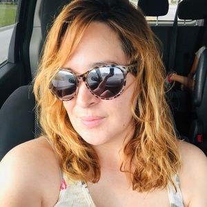 Meet your Posher, Elena